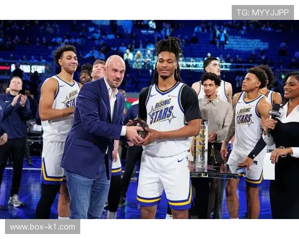 斯蒂芬·卡斯尔三分效率提升显著 拉开进攻空间助球队稳定输出