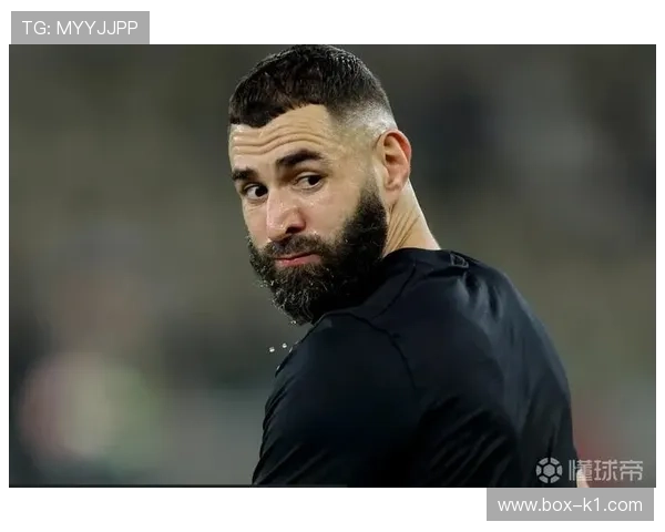 本泽马伪9号角色如何重塑现代中锋定义